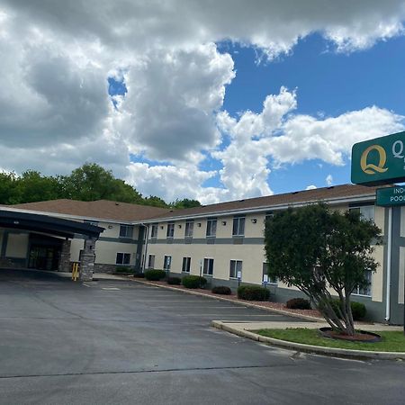 Quality Inn & Suites West Bend Eksteriør bilde